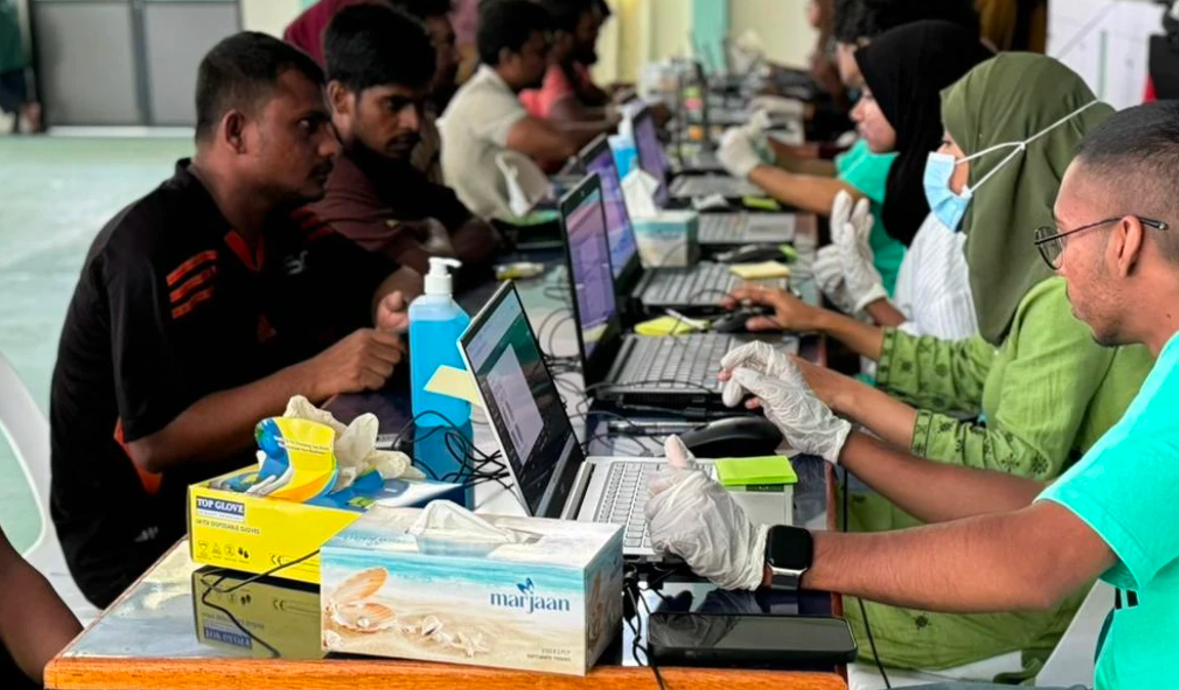 18،000އަށްވުރެ ގިނަ ބިދޭސީންގެ މައުލޫމާތު އެއްކޮށްފި