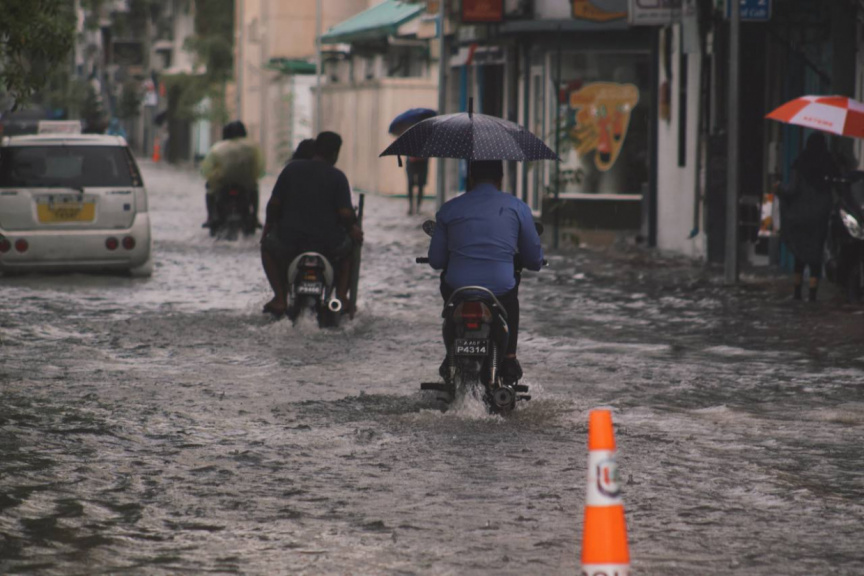 މޫސުން ގޯސްވާނެކަމަށް ލަފާކޮށް ގިނަ އަތޮޅުތަކަަކަށް ރީނދޫ ސަމާލުނެރެފި