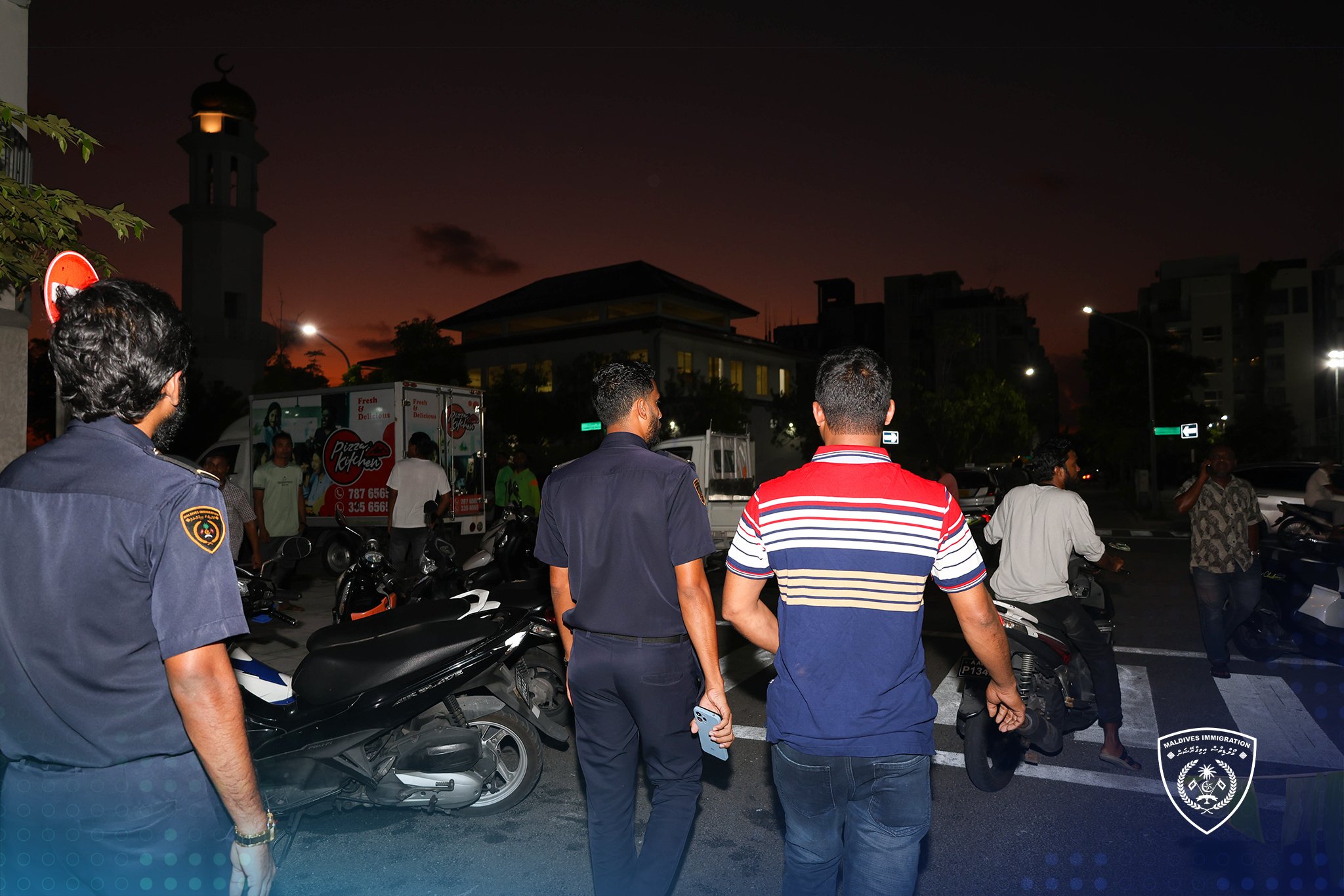 ގަވައިދާ ހިލާފަށް އުޅުމުން ދިޔަ 4 ބިދޭސީއަކު އިމިގްރޭޝަން އިން އަތުލައިގެންފި