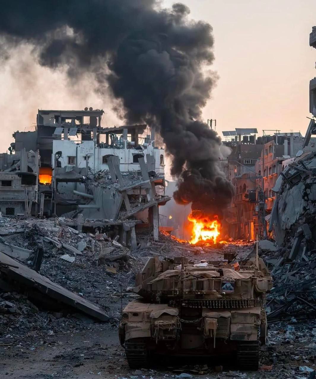 ކަމާލް އަދުވާން ހޮސްޕިޓަލުގައި އަލިފާން ރޯކޮށް ހޮސްޕިޓަލުގެ ޑިރެކްޓަރު ހައްޔަރުކޮށްފި