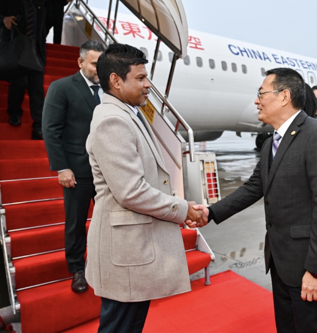 ރައީސުލްޖުމްހޫރިއްޔާގެ ނައިބު ޗައިނާއަށް ވަޑައިގަންނަވައިފި