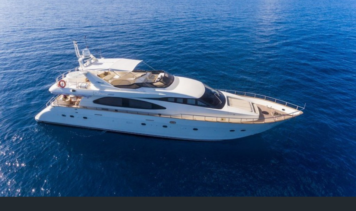 ޔޮޓެއްގައި އަލިފާން ރޯވެ އަޑިއަށް!