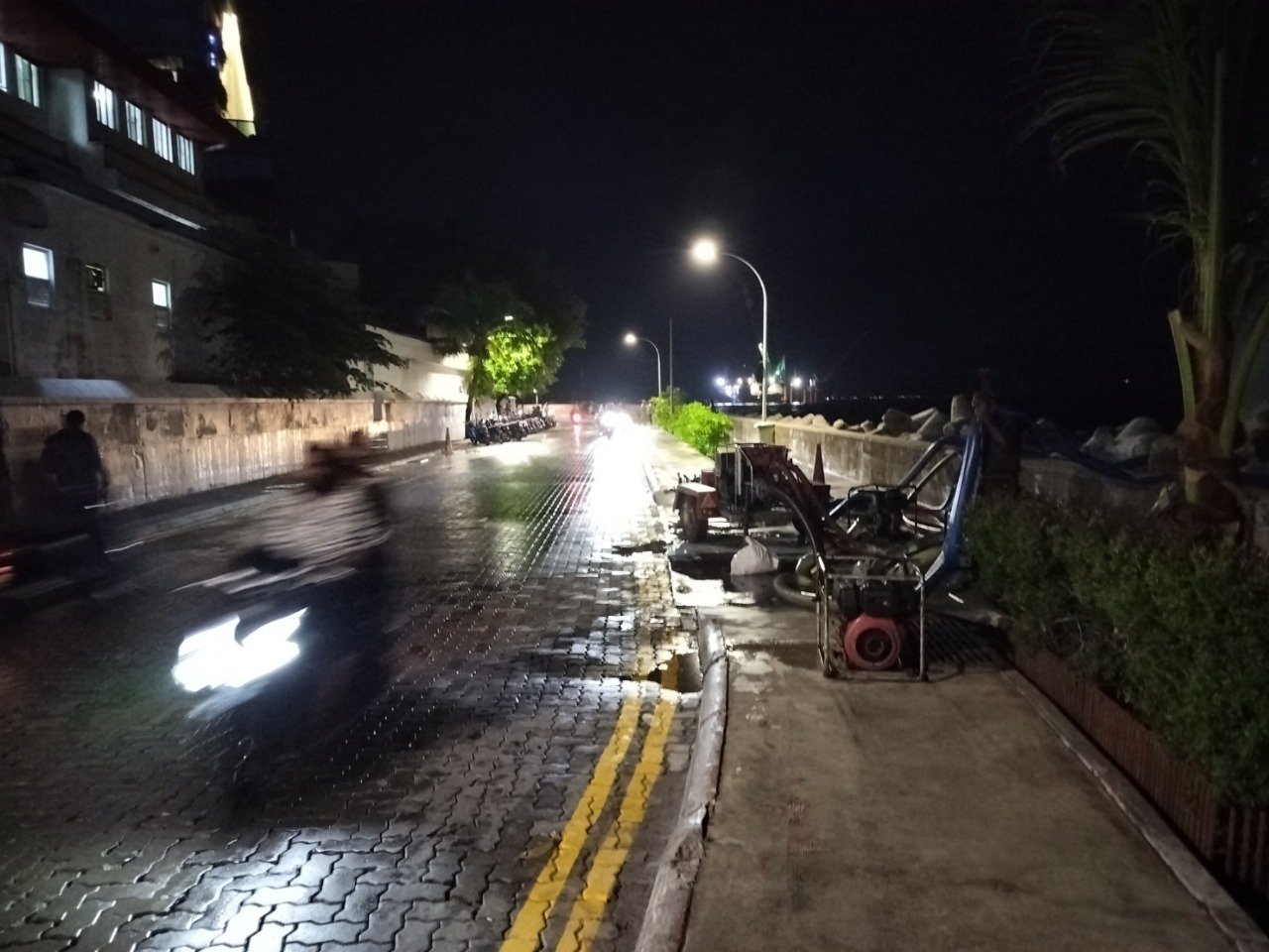 އެމްއެންޑީއެފުން މާލޭގެ މަގުމަތިން 30,569 ޓަނުގެ ފެން ހިންދައިފި