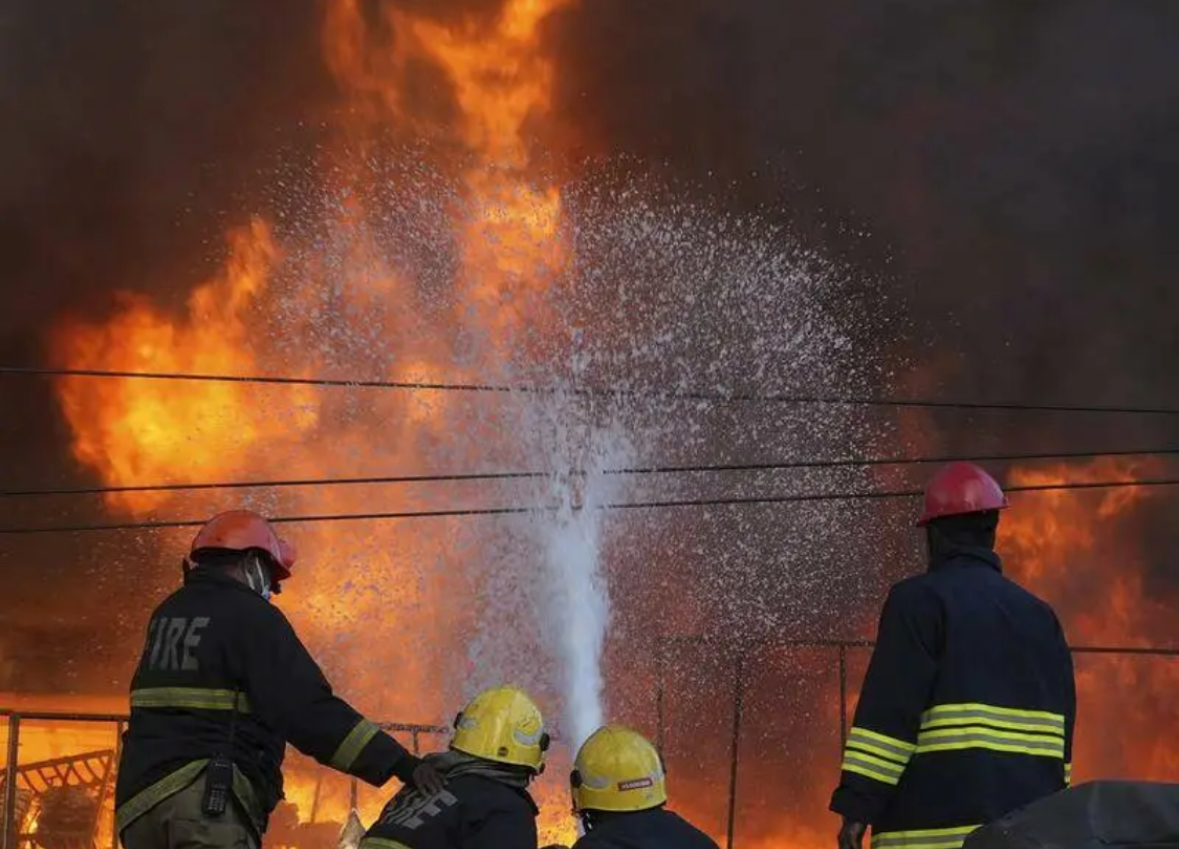 އުތުރު އިންޑިޔާގެ ހޮސްޕިޓަލެއްގައި ހިނގި އަލިފާނުގެ ހާދިސާއެއްގައި 10 ކުދިން މަރުވެއްޖެ